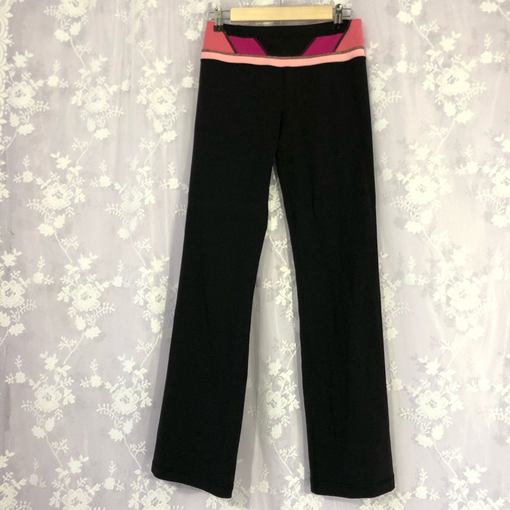 Lululemon Reversible Groove Flare leggings. Size 6